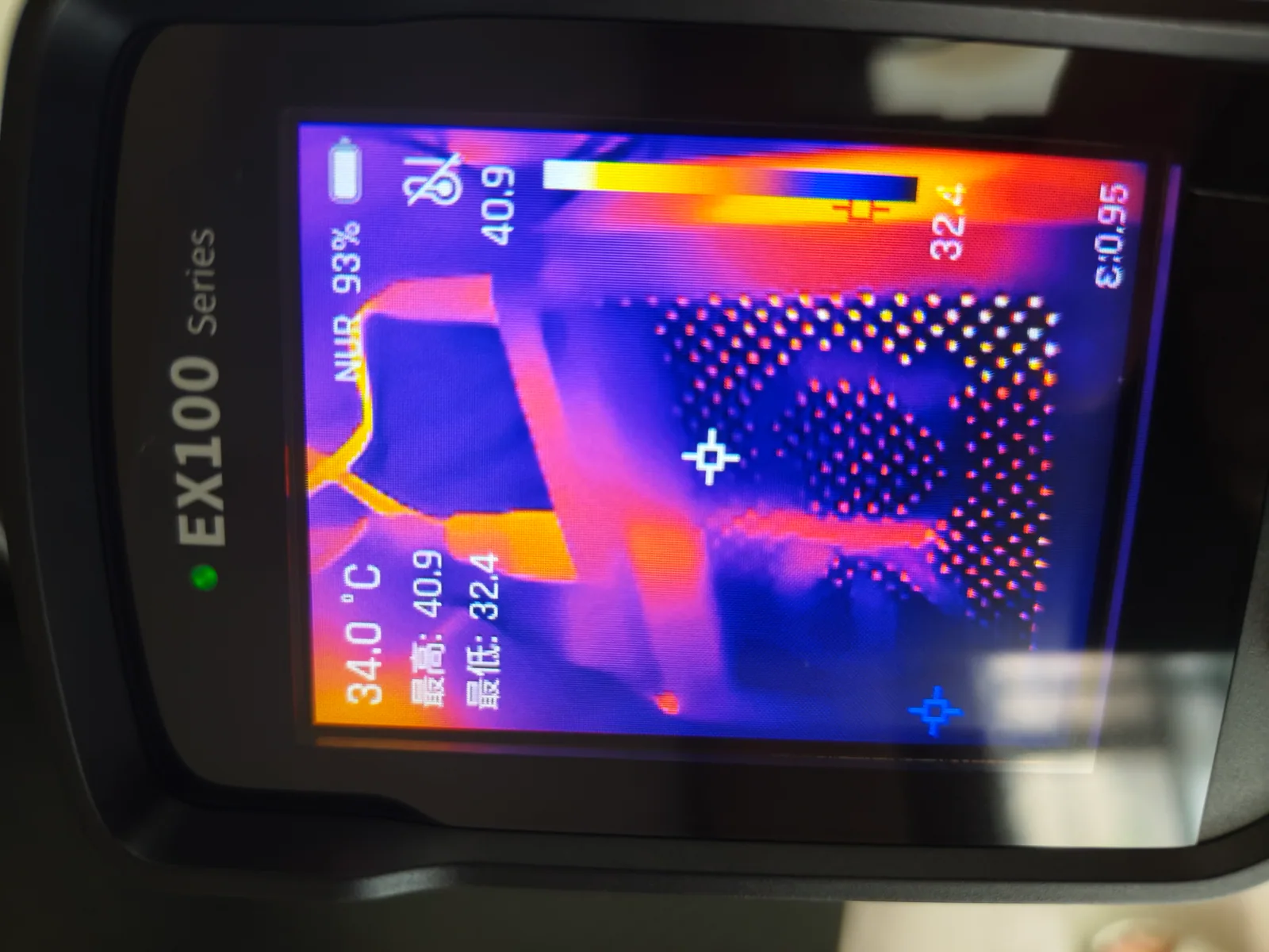 Thermal image captured while testing an AC load on the EcoFlow RIVER 3